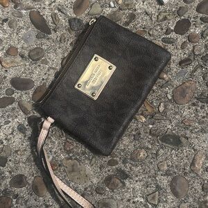 Michael kors wristlet
